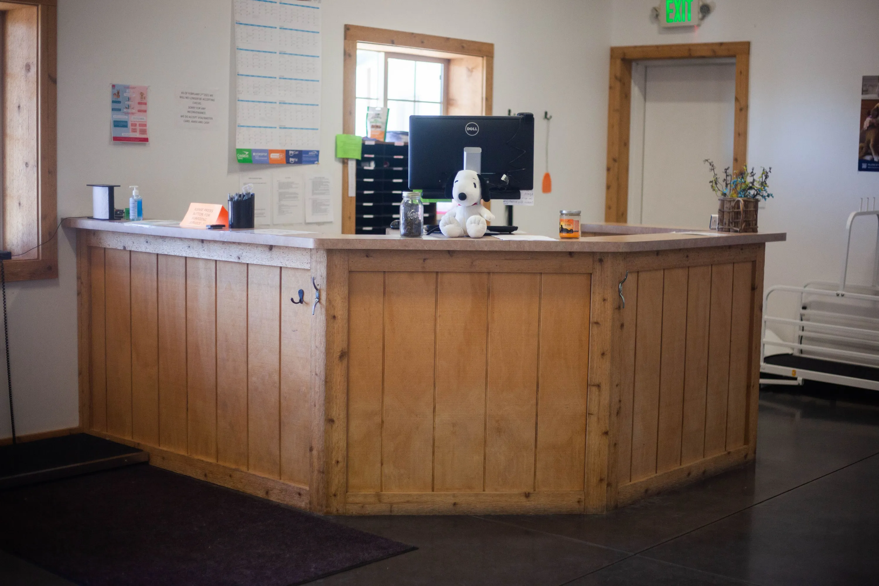 Mountain River Veterinary Hospital boarding kennels